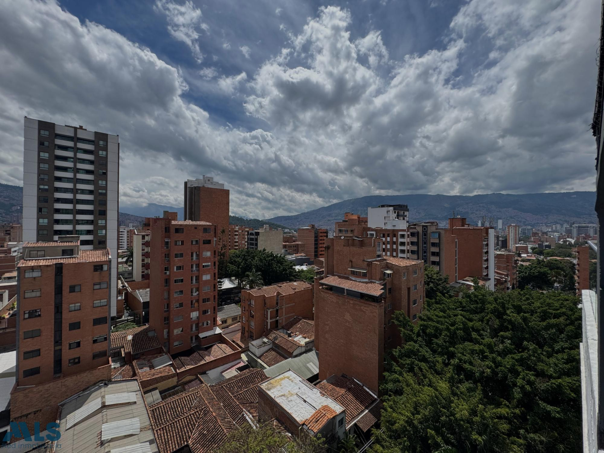 PENTHOUSE EN EL CORAZON DE LAURELES medellin - lorena