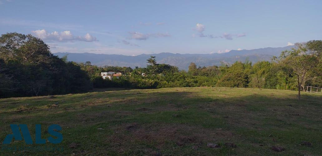 Lote muy aprovechable en el Suroeste en unidad cerrada de 12103 metros. tamesis - urbano