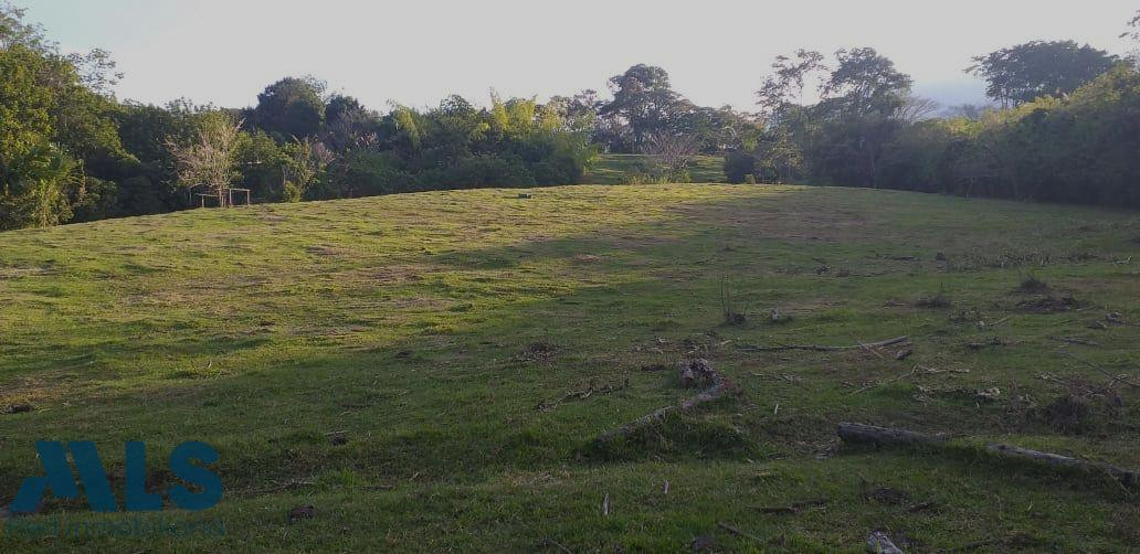 Lote muy aprovechable en el Suroeste en unidad cerrada de 12103 metros. tamesis - urbano