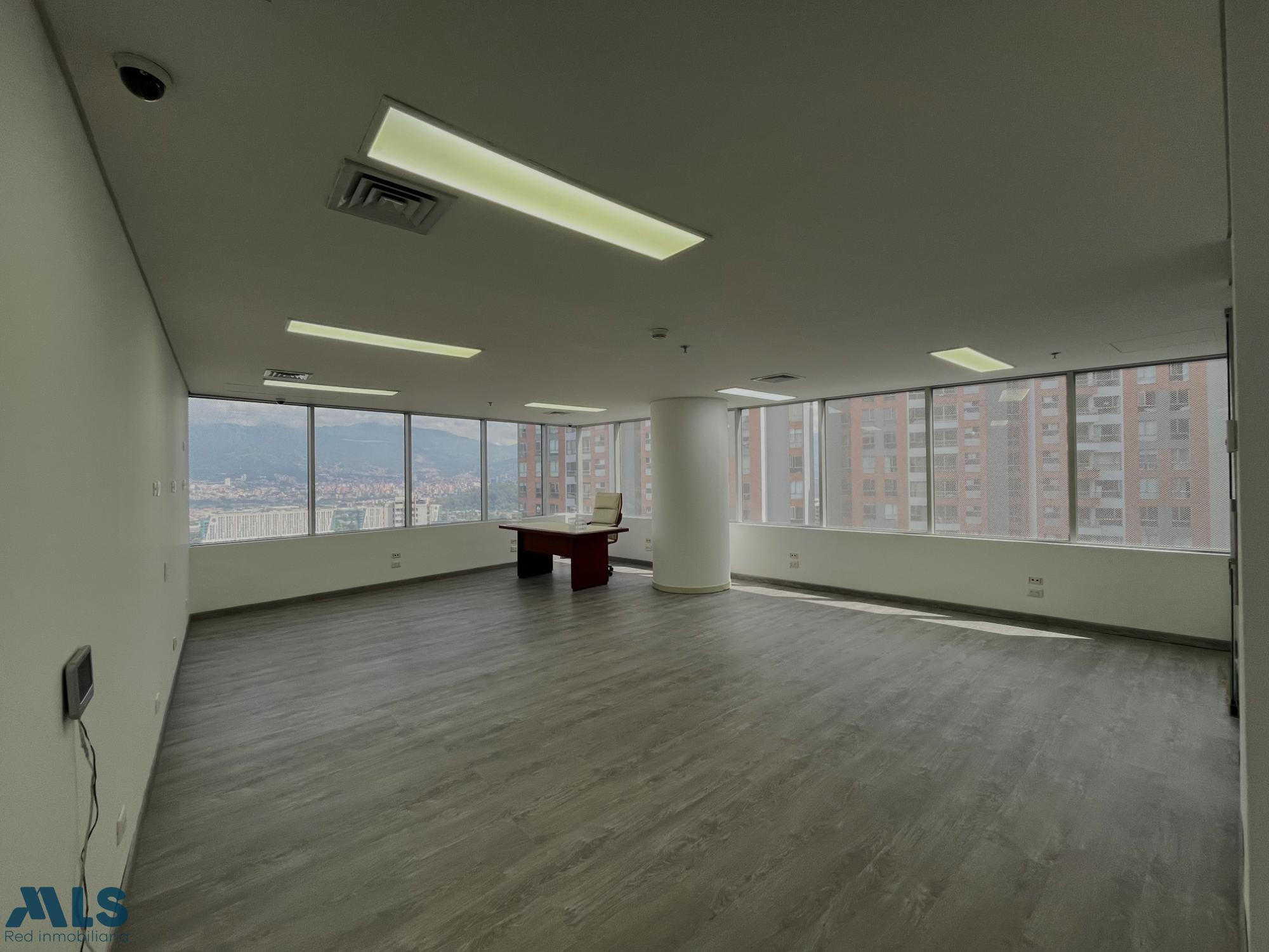 Aparta oficina en edificio sobre las Palmas medellin - las palmas