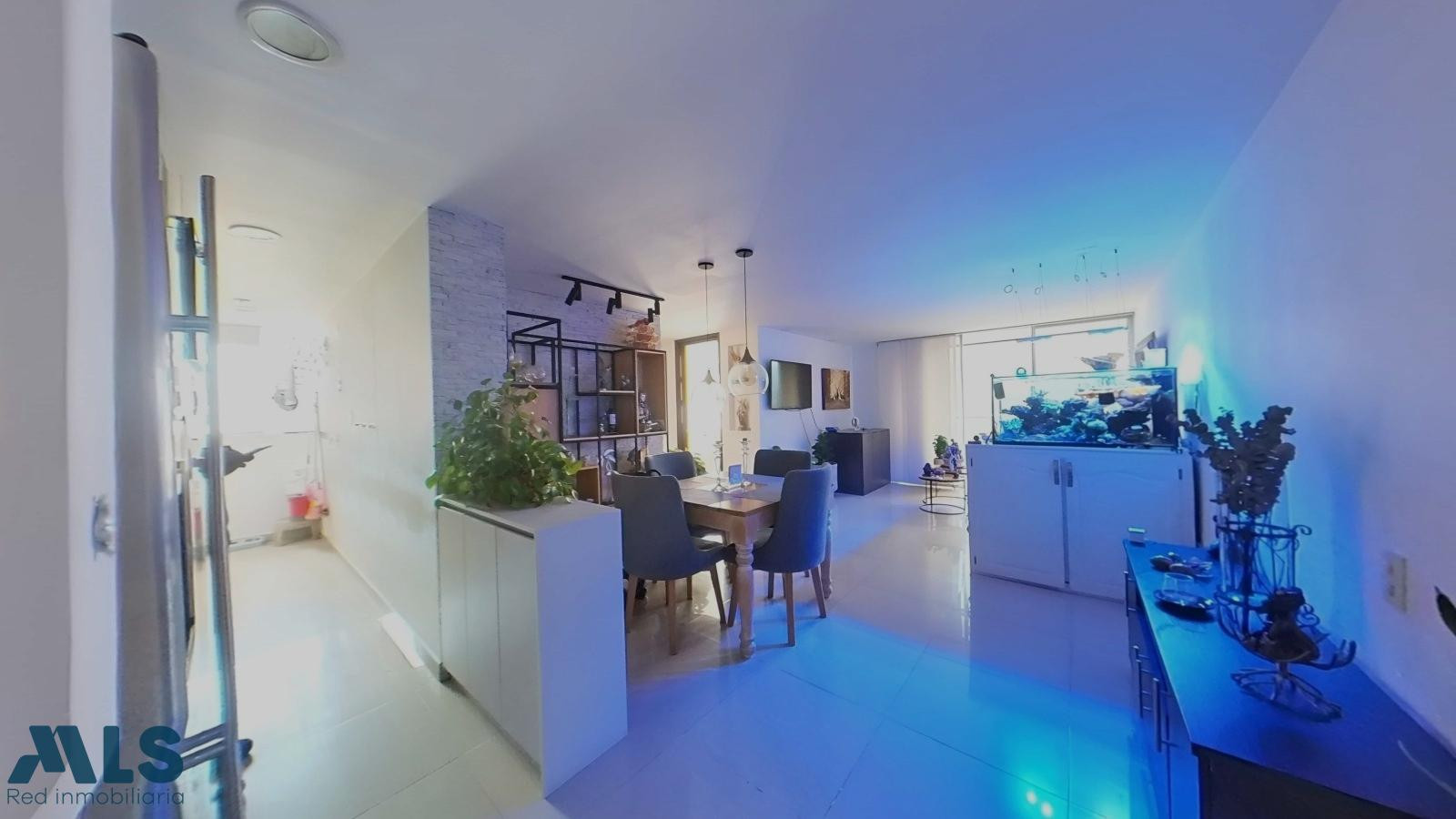 Excelente apartamento con muy buenos acabados envigado - transversal intermedia