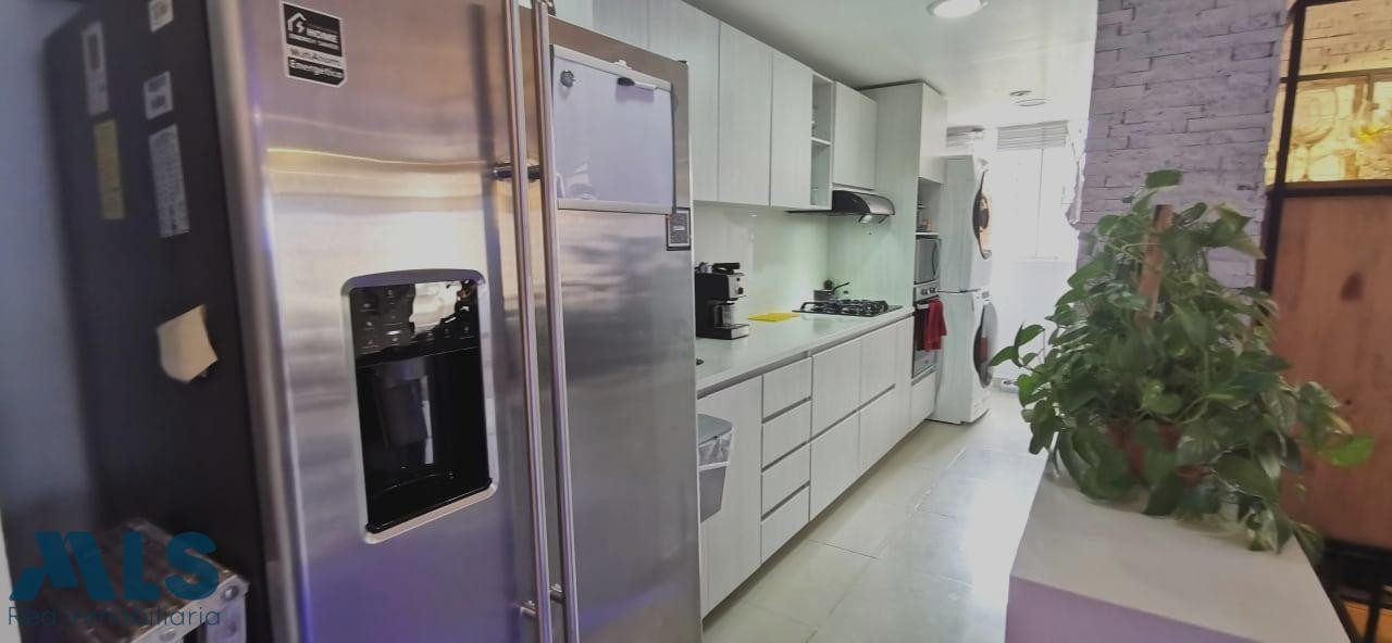 Excelente apartamento con muy buenos acabados envigado - transversal intermedia