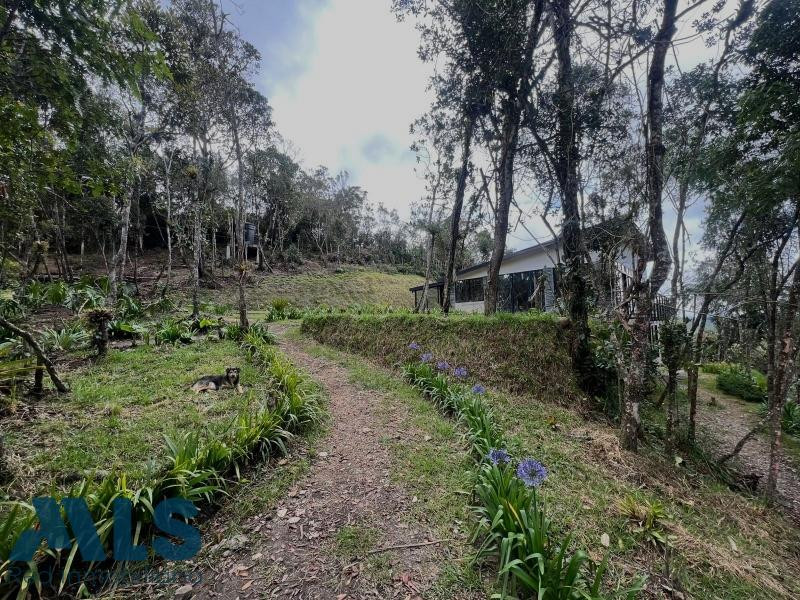 🏡 Finca en venta ubicada en Medellín sector Piedras Blancas santa-elena - rural