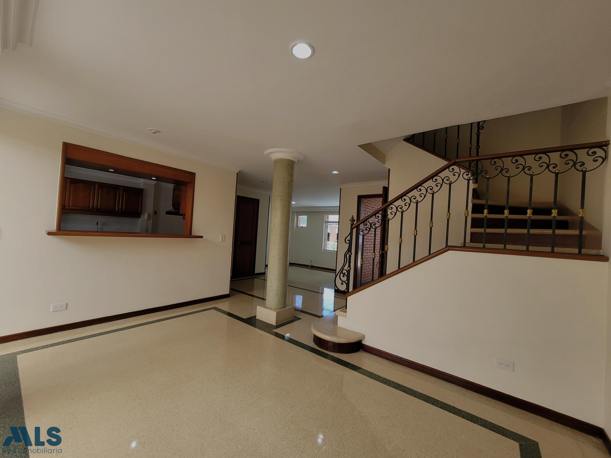 Hermosa Casa en Sector tranquilo de Envigado envigado - loma de cumbres
