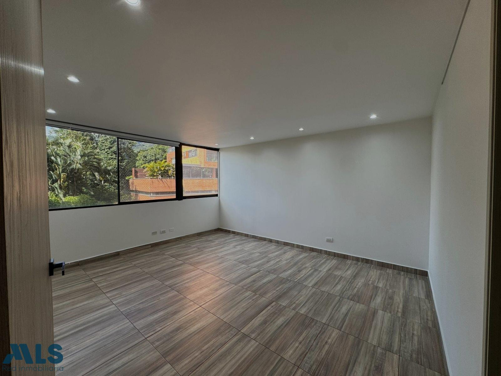se vende apartamento en envigado, Loma De Las Brujas. envigado - loma de las brujas