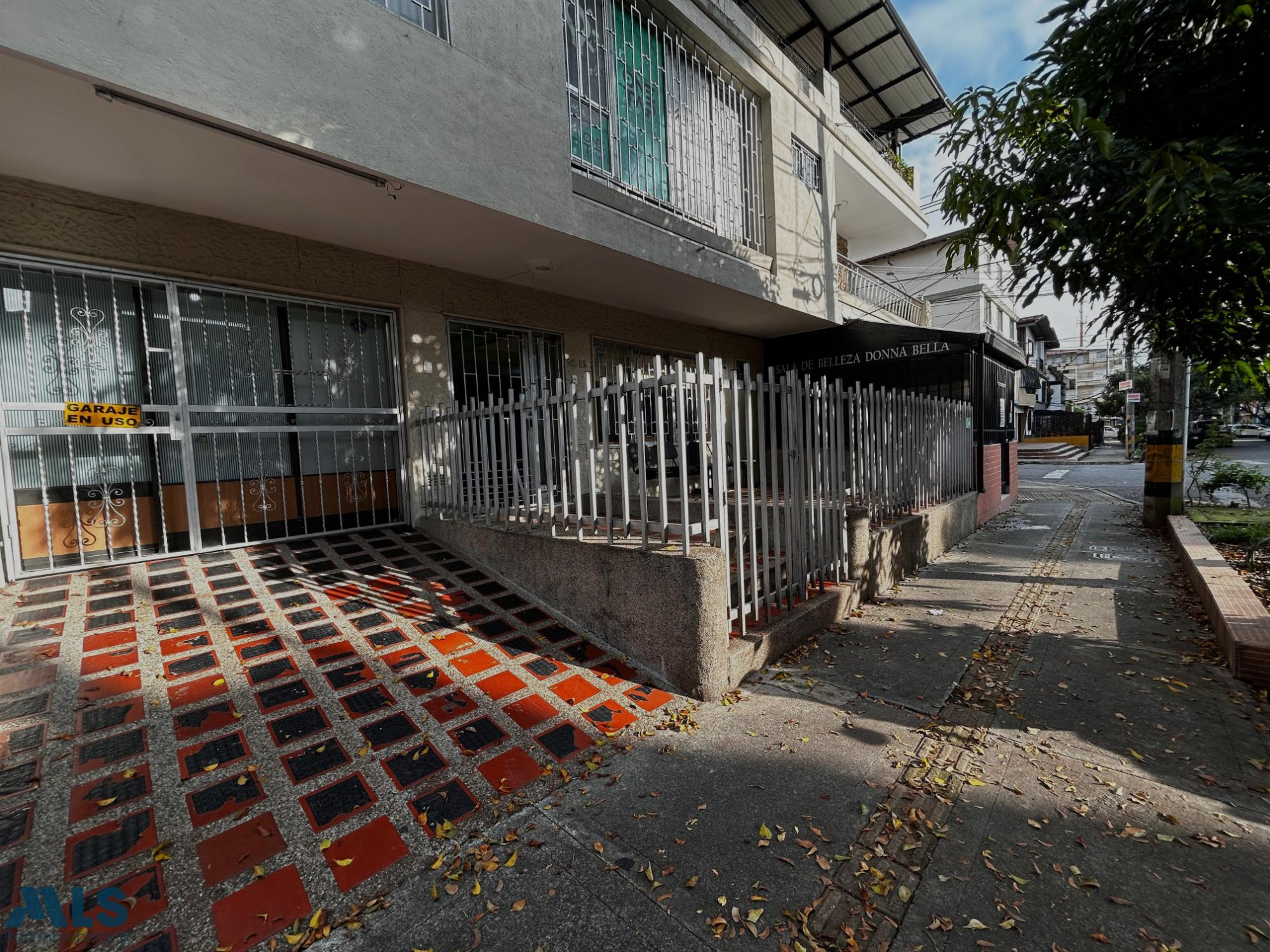 Casa en excelente ubicación con Uso Comercial medellin - laureles