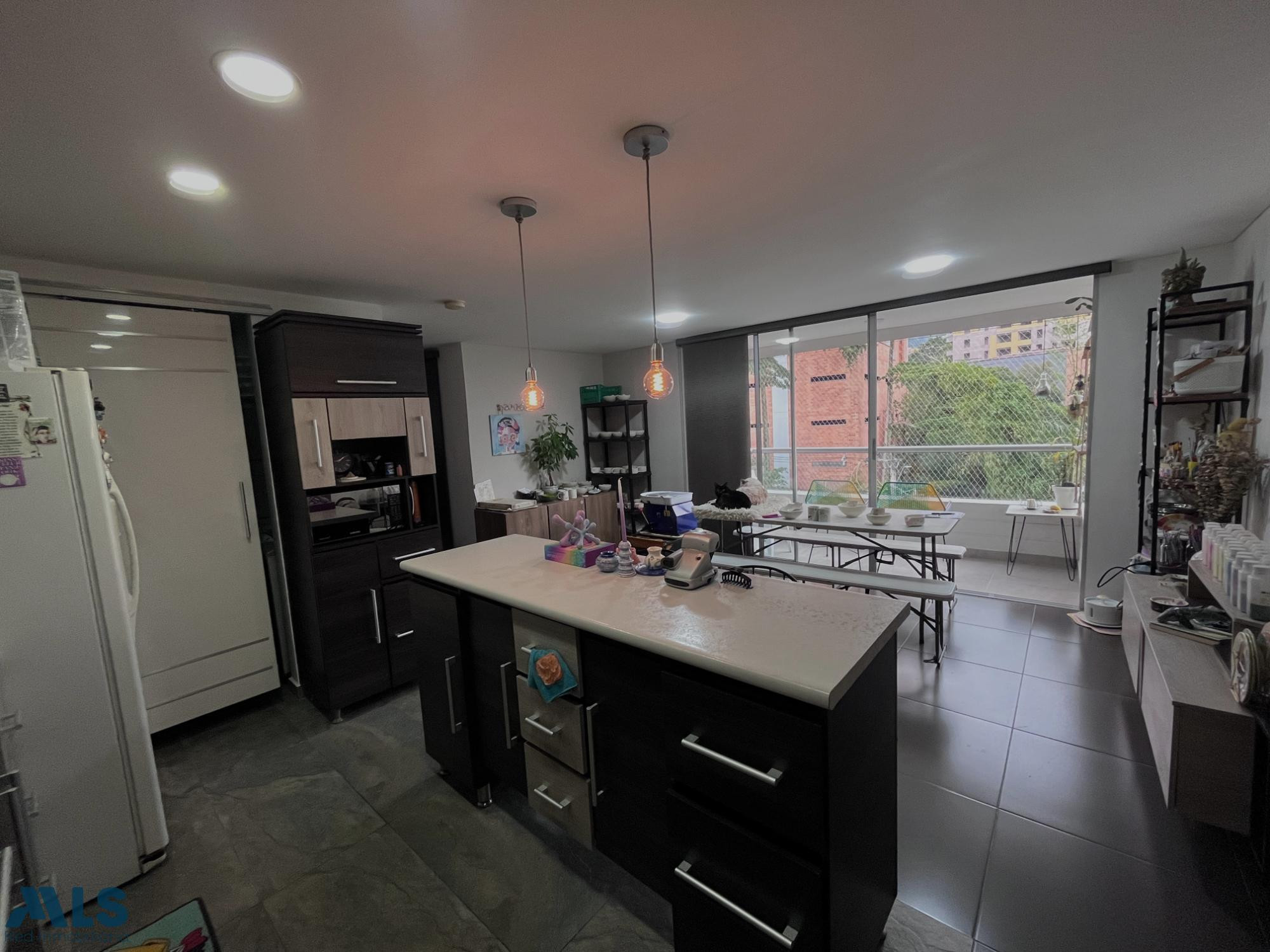 Apartamento sin poniente en Envigado. envigado - el chocho