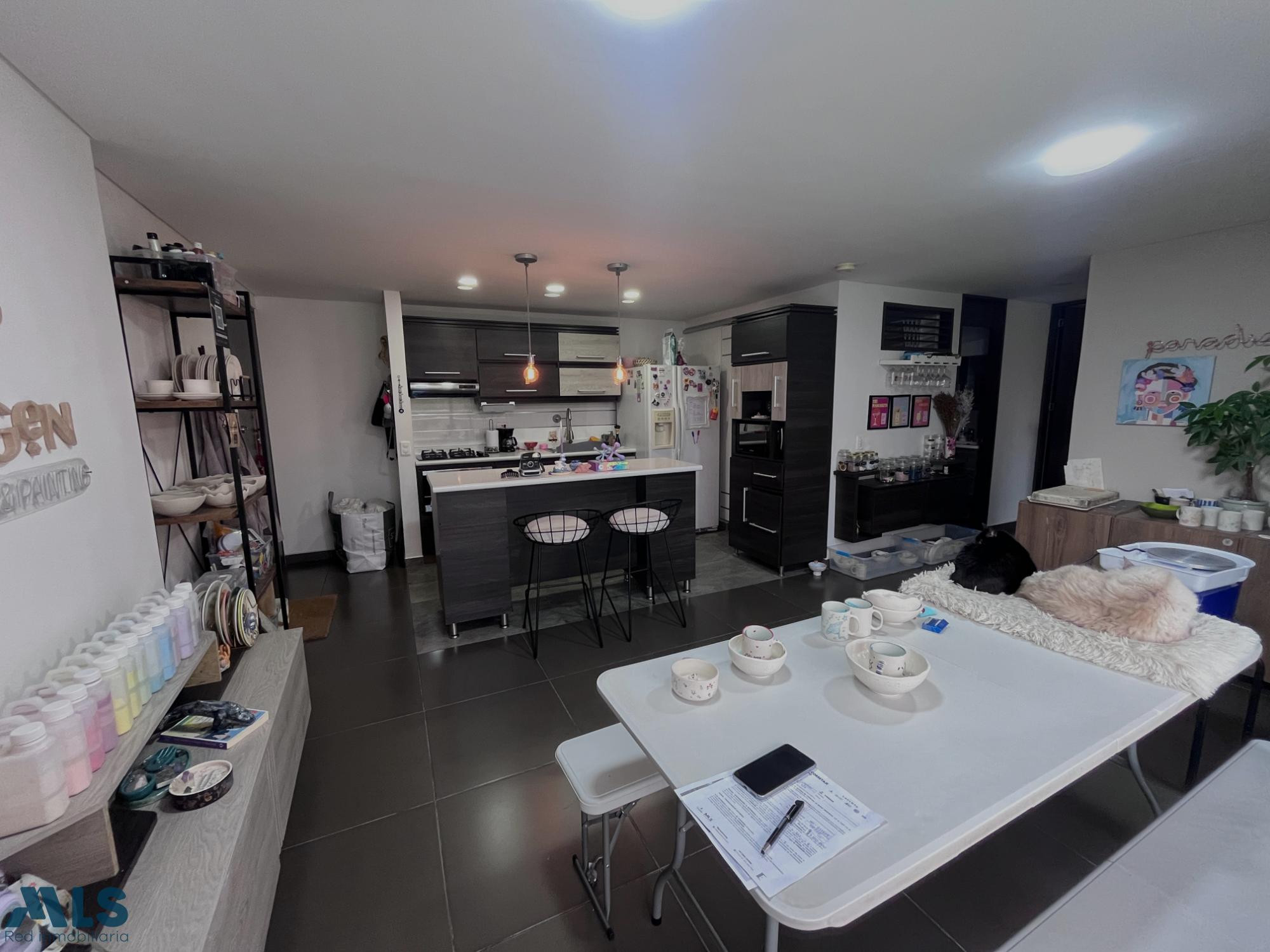 Apartamento sin poniente en Envigado. envigado - el chocho
