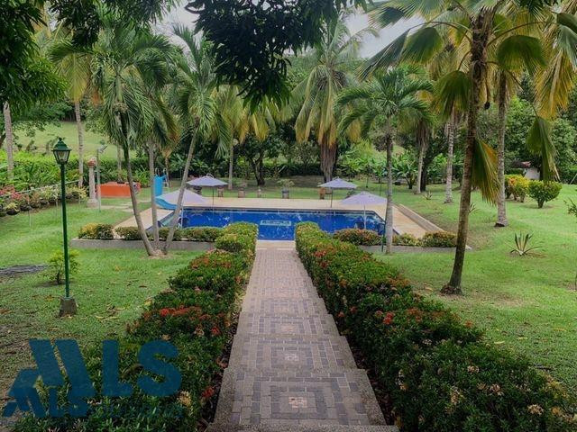 Casa con piscina en Sopetran sopetran - v guaymaral