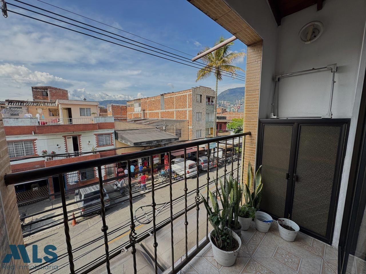 Apartamento amplio medellin - cristo rey