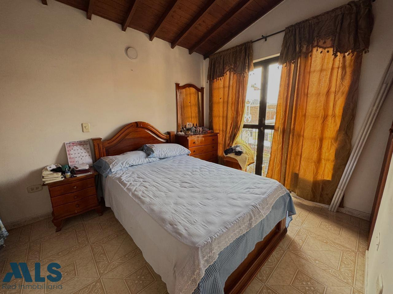 Apartamento amplio medellin - cristo rey