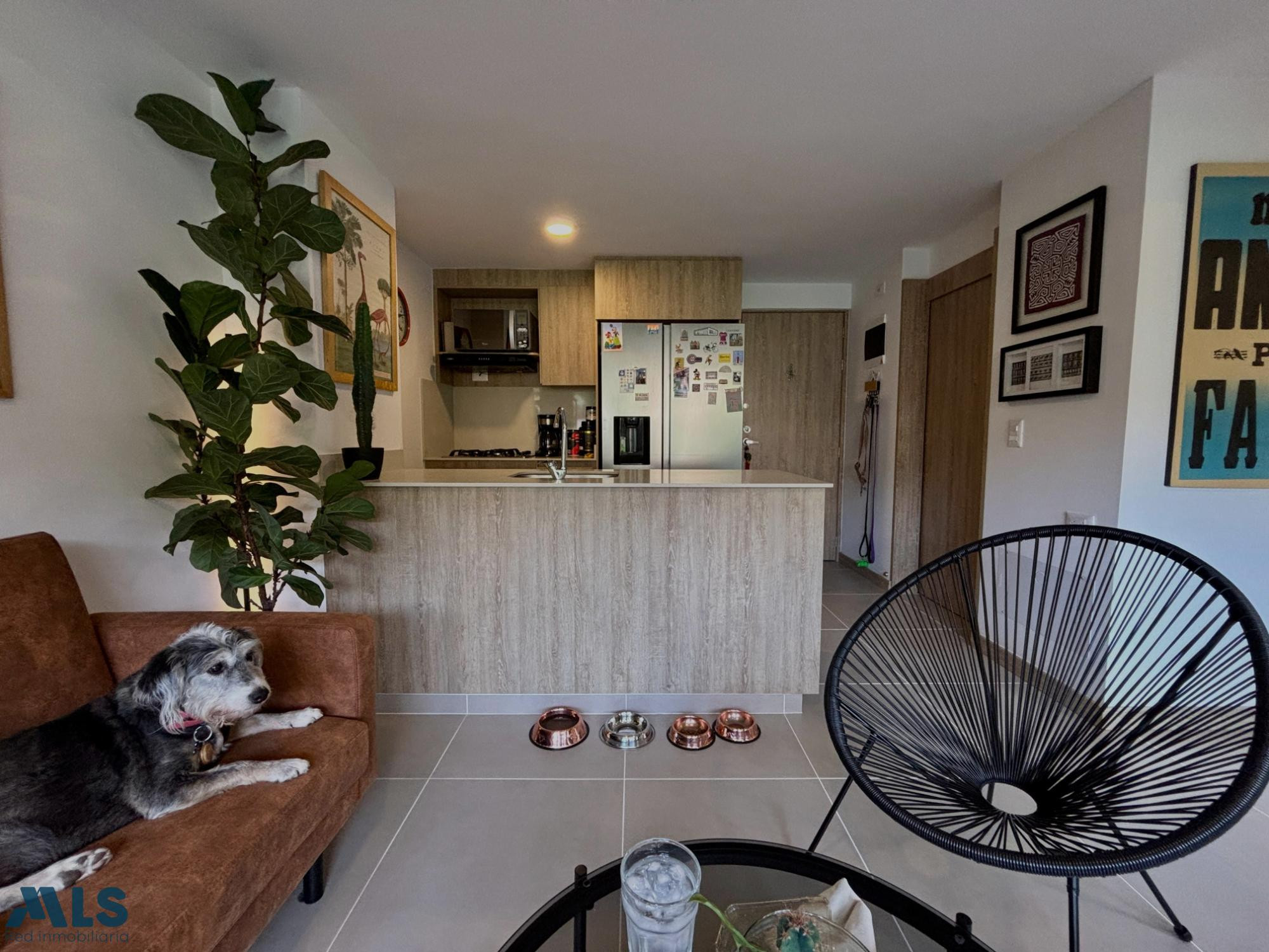 Apartamento con vista verde en venta. envigado - loma de las brujas