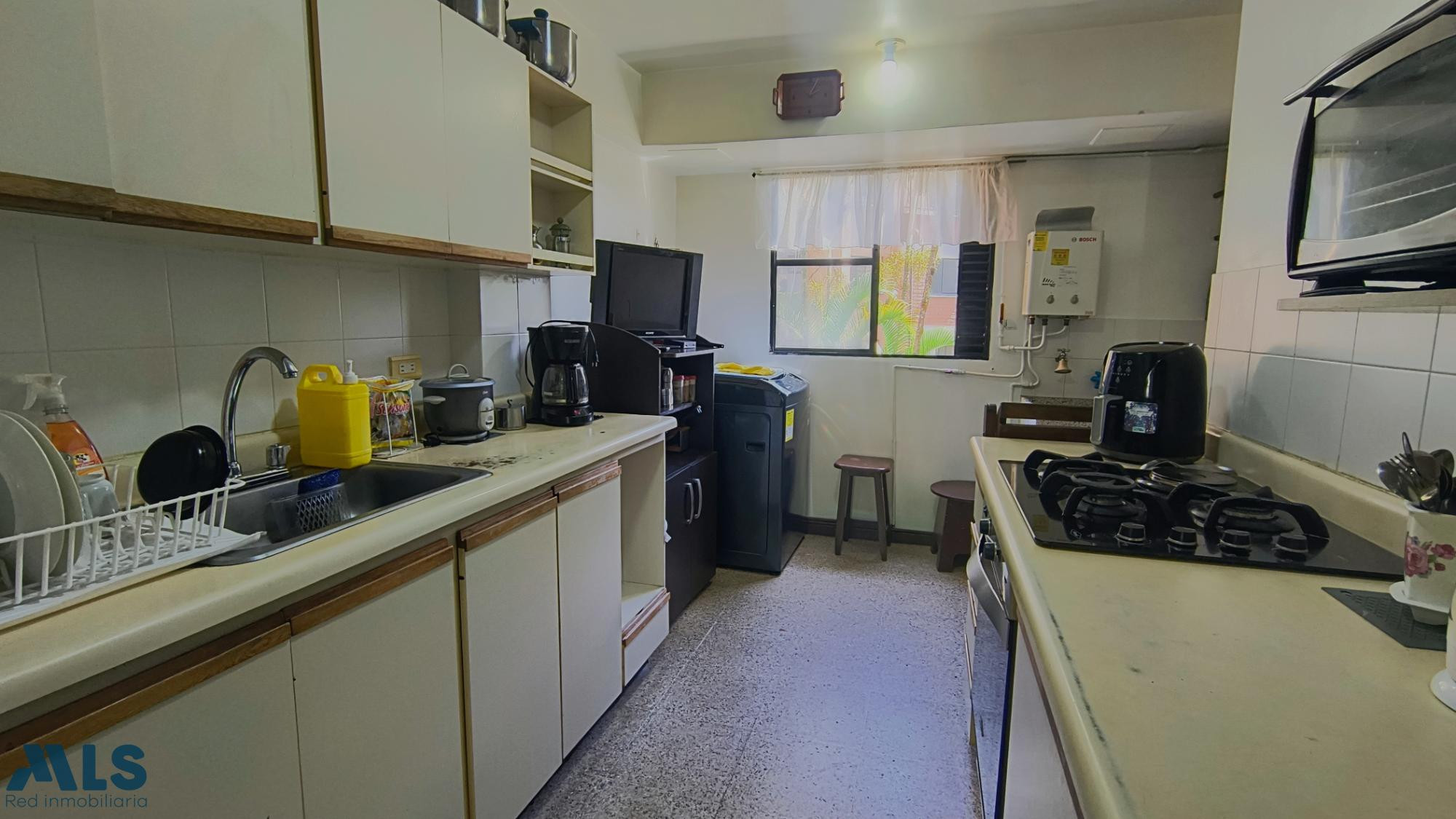 Apartamento con excelente ubicación envigado - loma del escobero