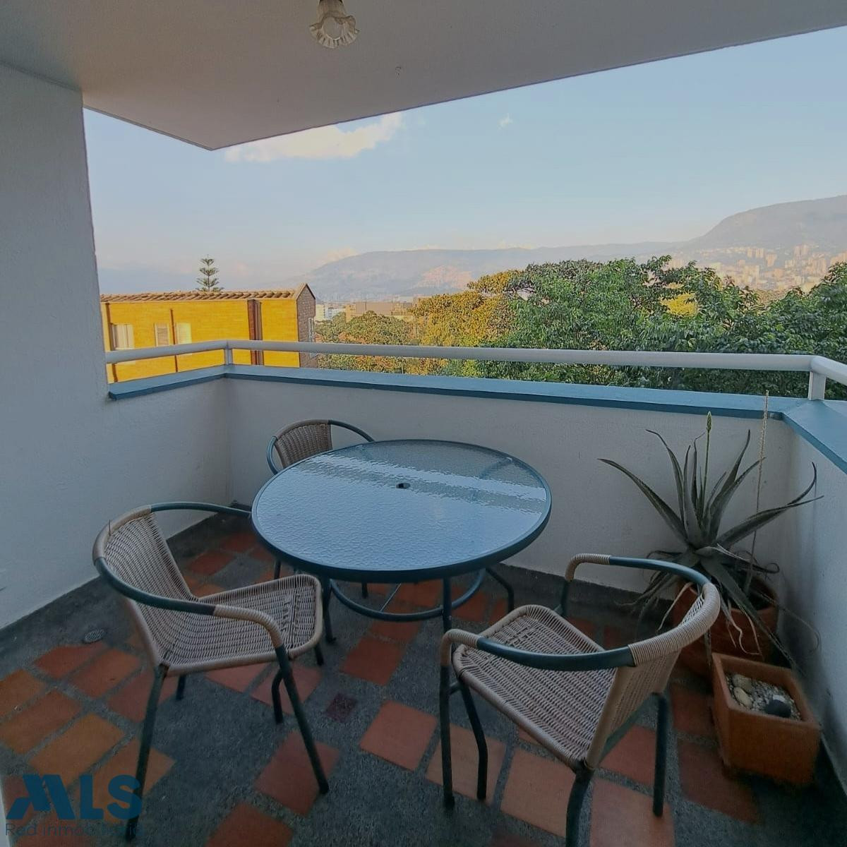 Espacioso apartamento en Belén La Mota con excelente ubicación y vista medellin - la mota