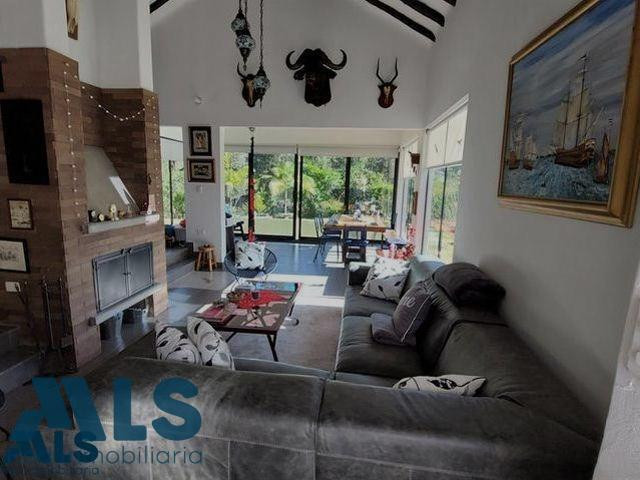 Espectacular propiedad con lago privado en el Oriente Antioqueño rionegro - v quirama
