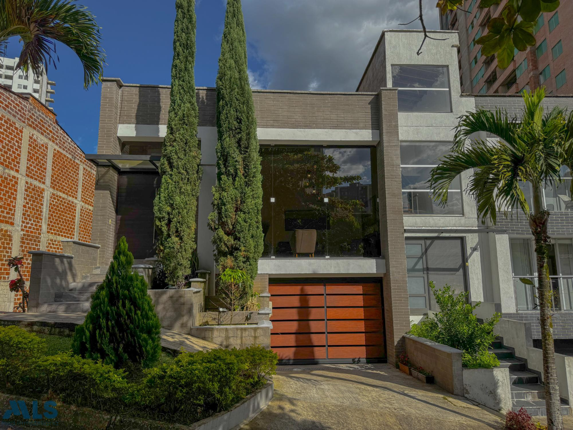 Casa en unidad cerrada Parte Baja Sabaneta sabaneta - aves marias