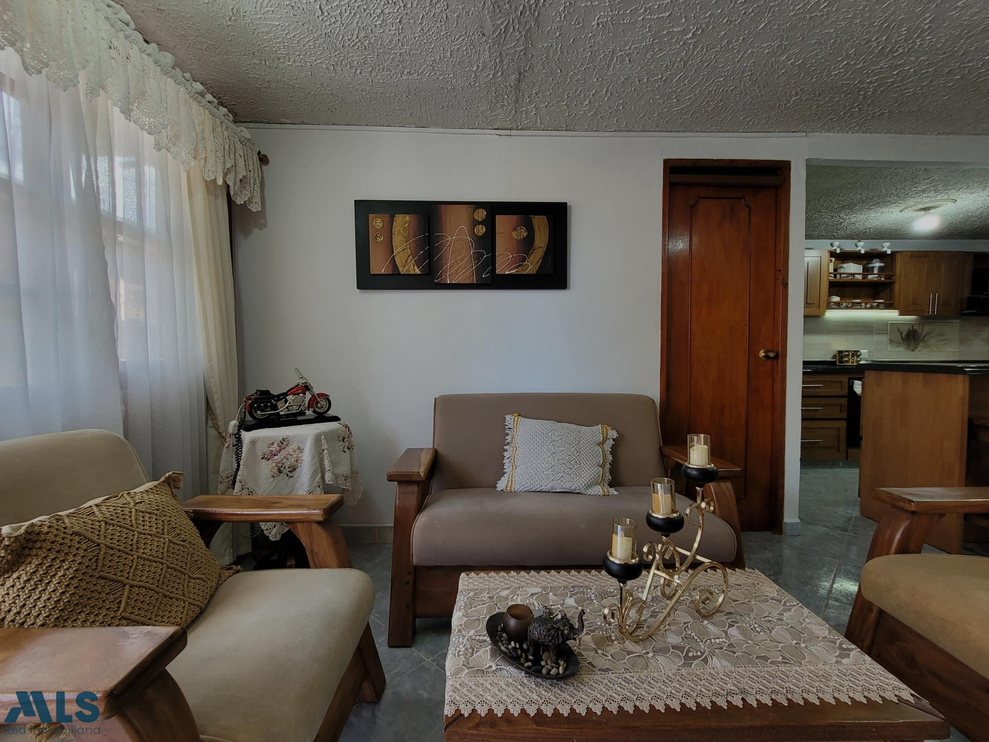 Casa en Rionegro con ubicación privilegiada al lado de zona comercial rionegro - el porvenir