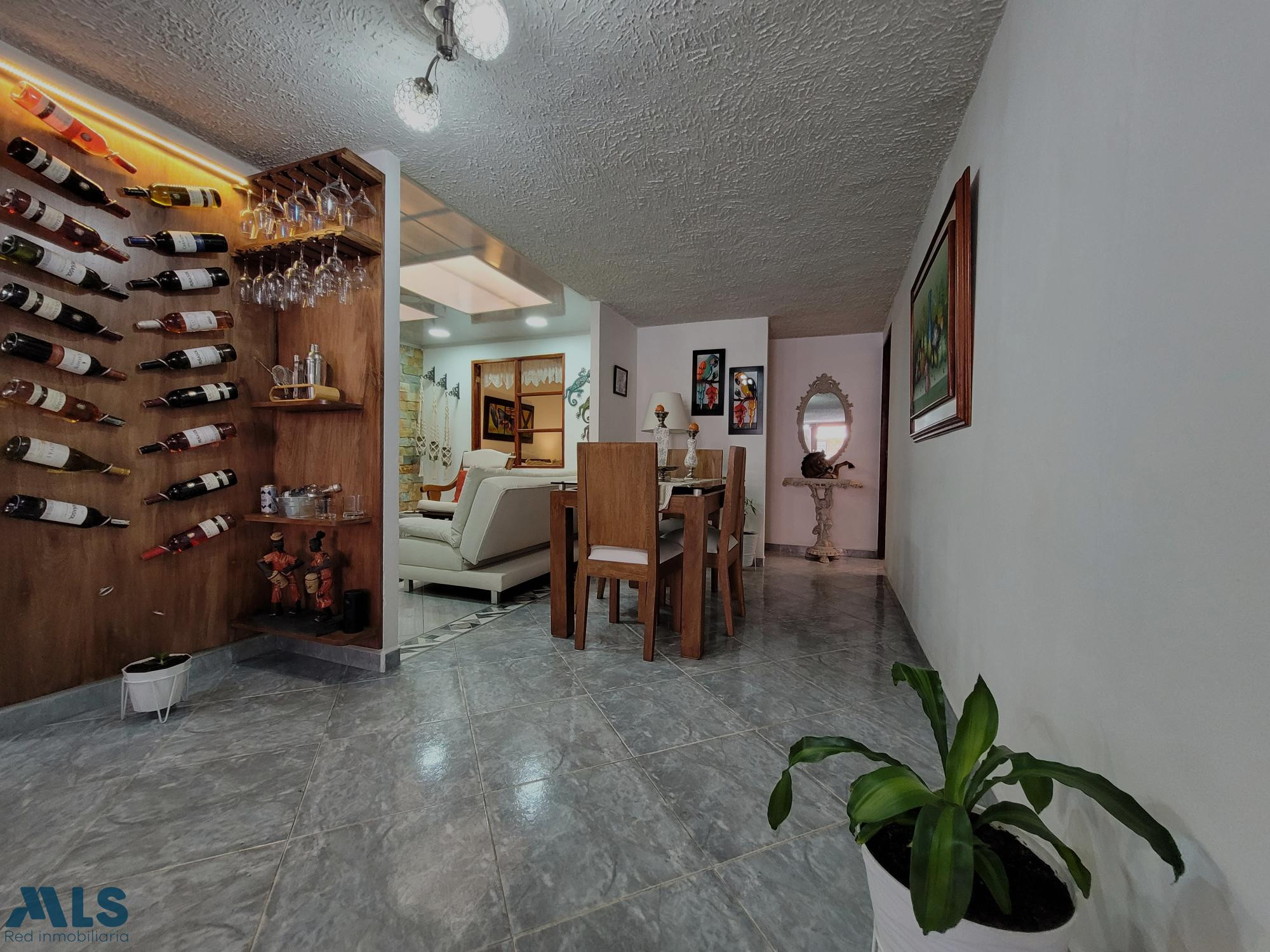 Casa en Rionegro con ubicación privilegiada al lado de zona comercial rionegro - el porvenir