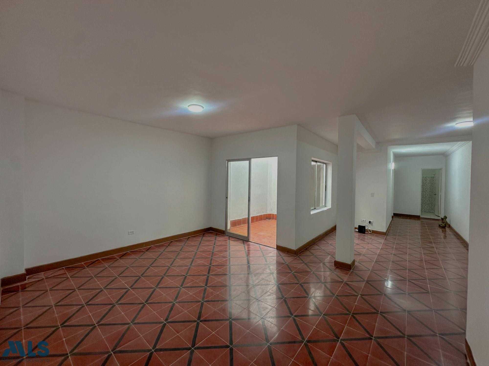 UBICACION TOP EN LAURELES, IDEAL PARA VIVIR O INVERITR. medellin - lorena