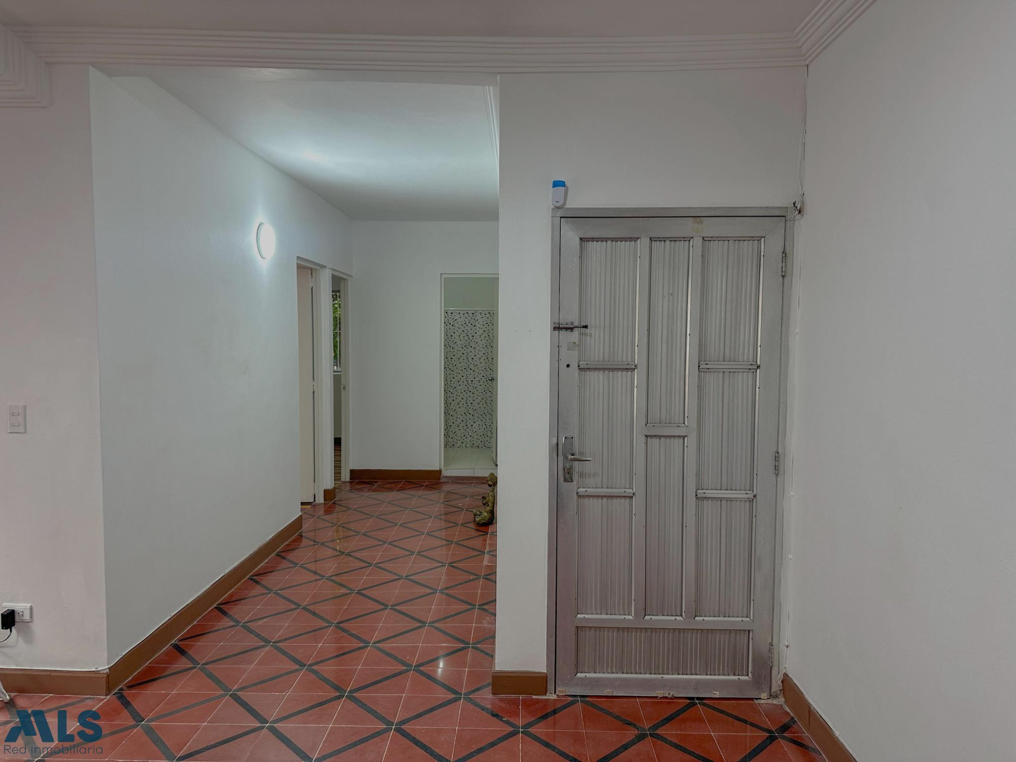 UBICACION TOP EN LAURELES, IDEAL PARA VIVIR O INVERITR. medellin - lorena