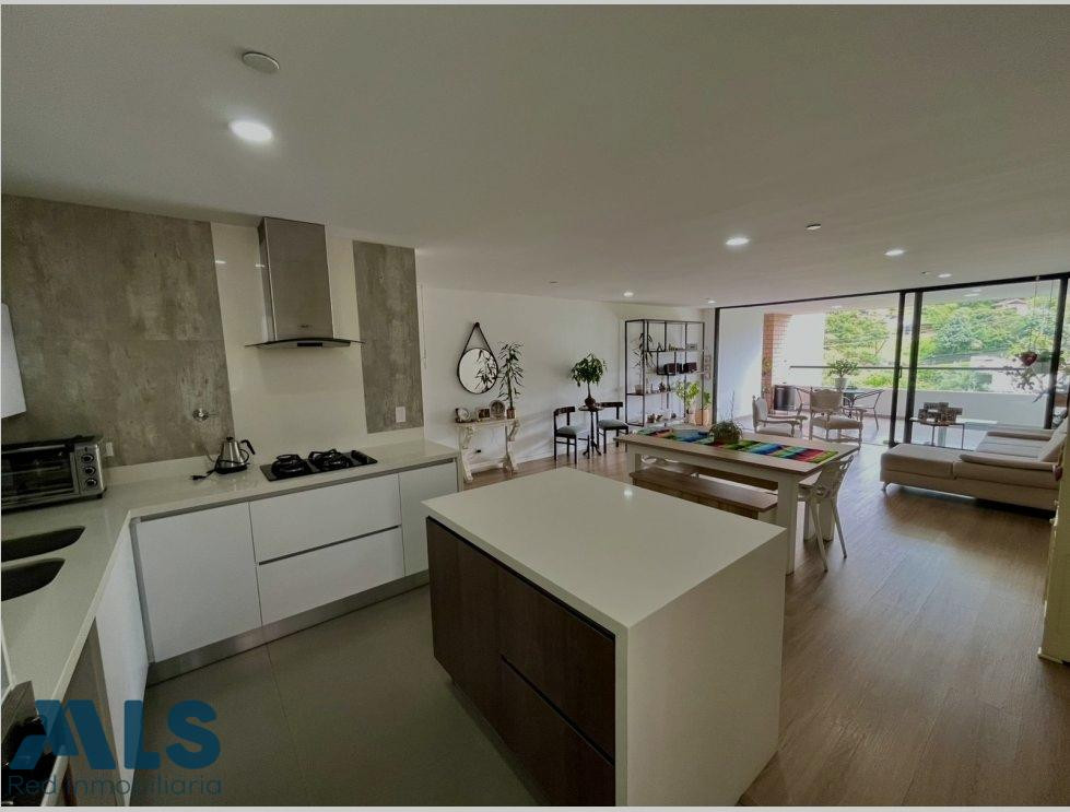 Moderno apartamento con vista envigado - loma de las brujas