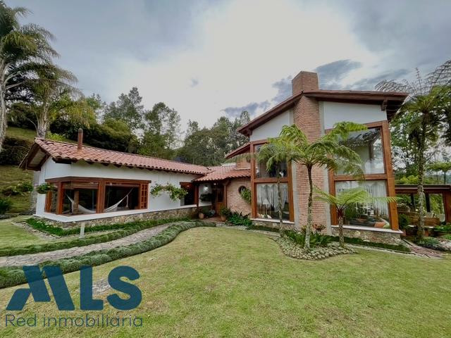 Casa tradicional de 1 nivel, Alto del Escobero. envigado - alto del escobero envigado