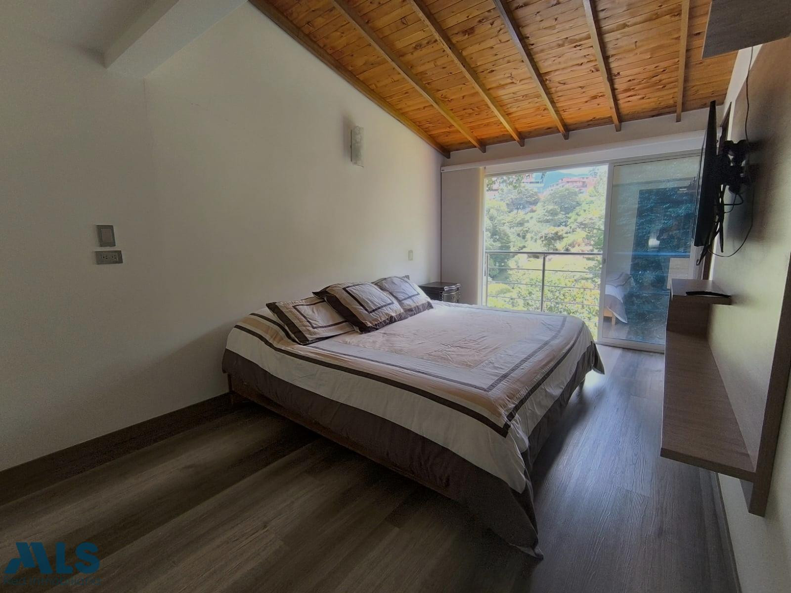 Amplia casa remodelada en venta envigado - las antillas