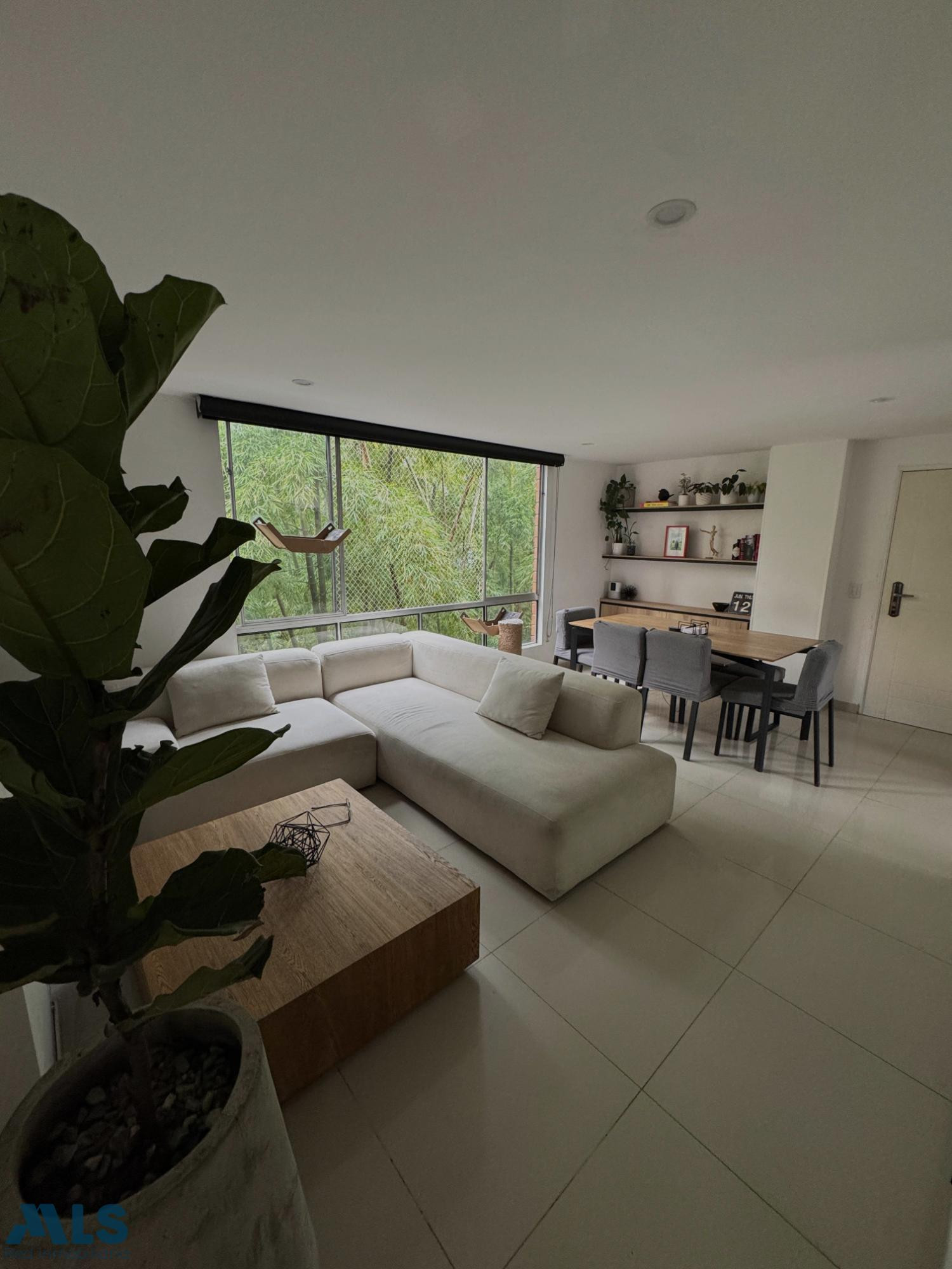 Apartamento remodelado Loma de San Julián. medellin - loma de san julian
