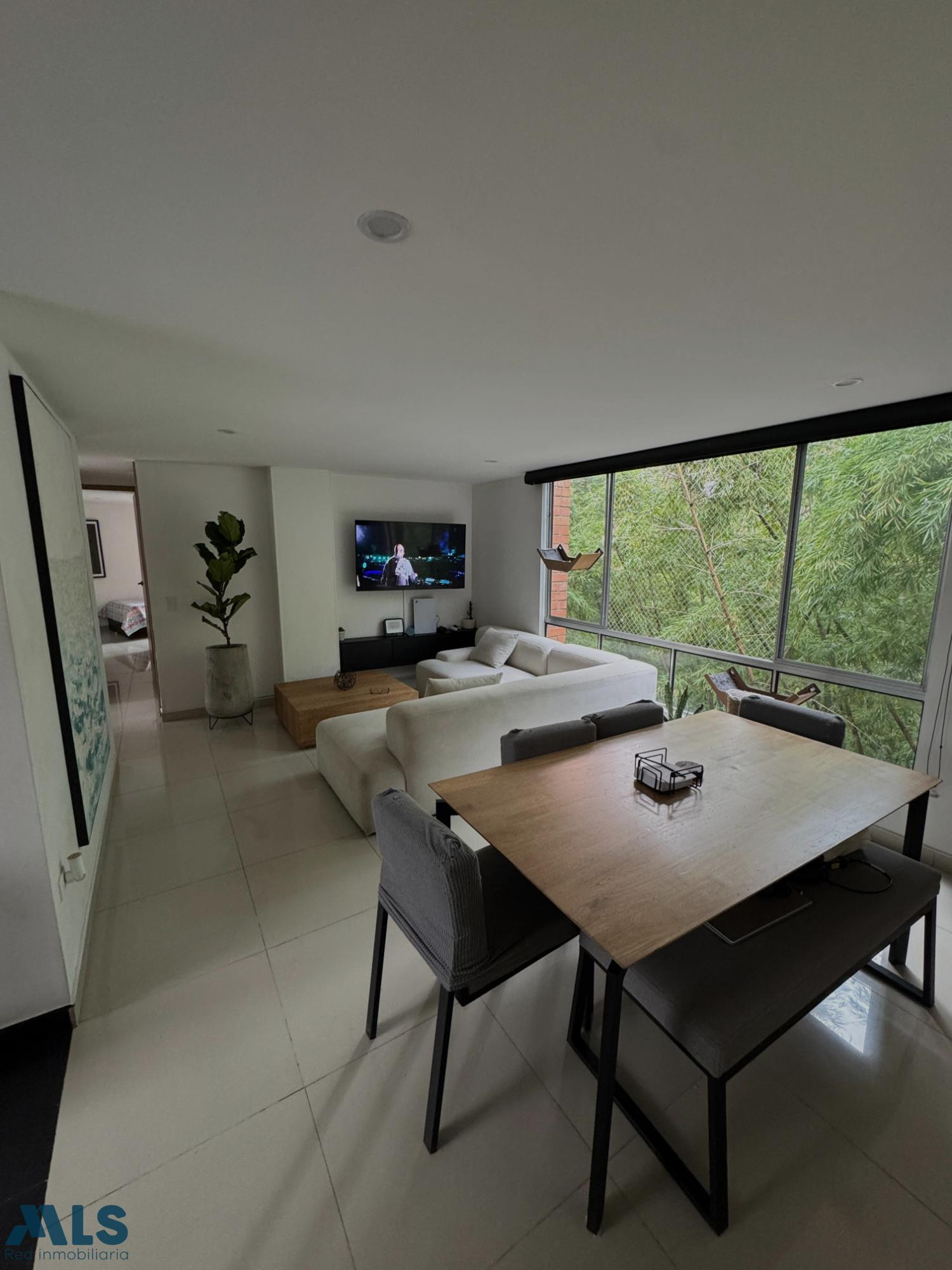 Apartamento remodelado Loma de San Julián. medellin - loma de san julian
