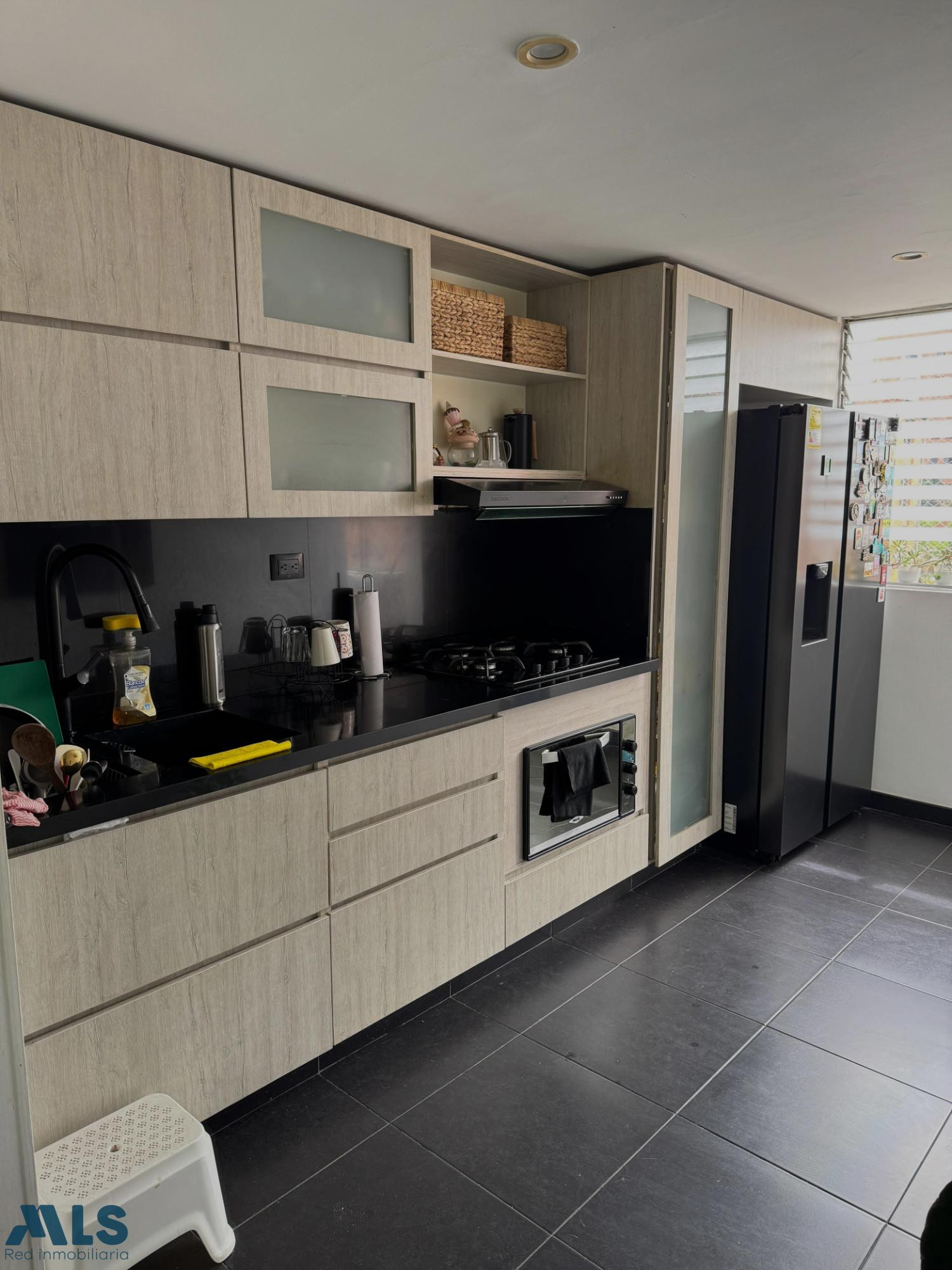 Apartamento remodelado Loma de San Julián. medellin - loma de san julian