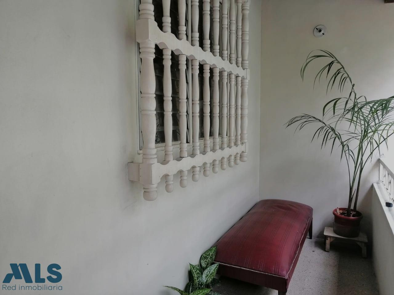 Casa Dúplex en venta frente a la Unid. Deportiva de Belén medellin - malibu