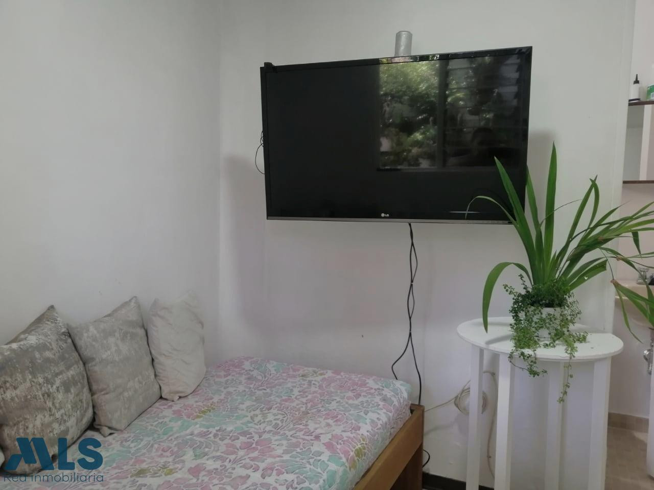 Casa Dúplex en venta frente a la Unid. Deportiva de Belén medellin - malibu