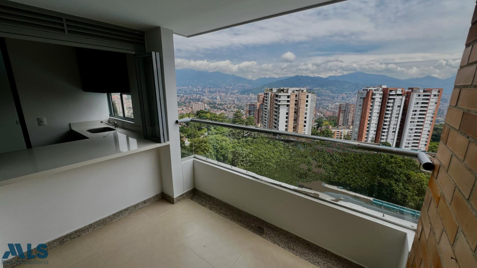Amplio y cómodo apartamento con una vista espectacular a la ciudad envigado - loma de las brujas