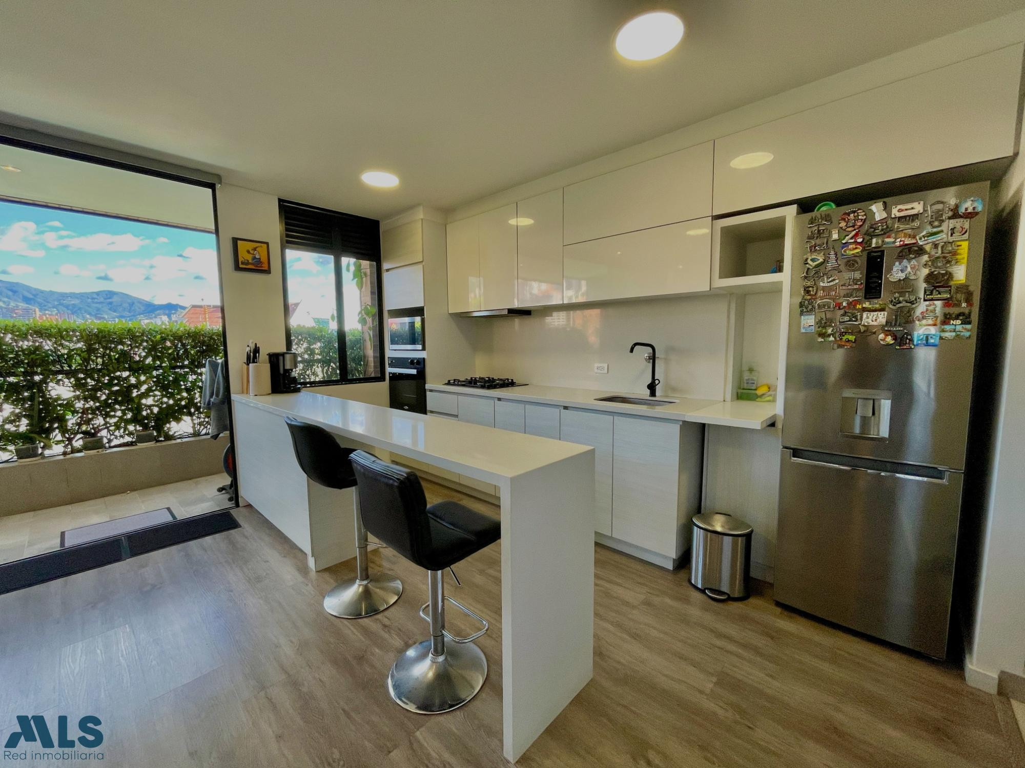 Apartamento con diseño moderno, gran ubicación y amenities de lujo en El Poblado. medellin - lalinde