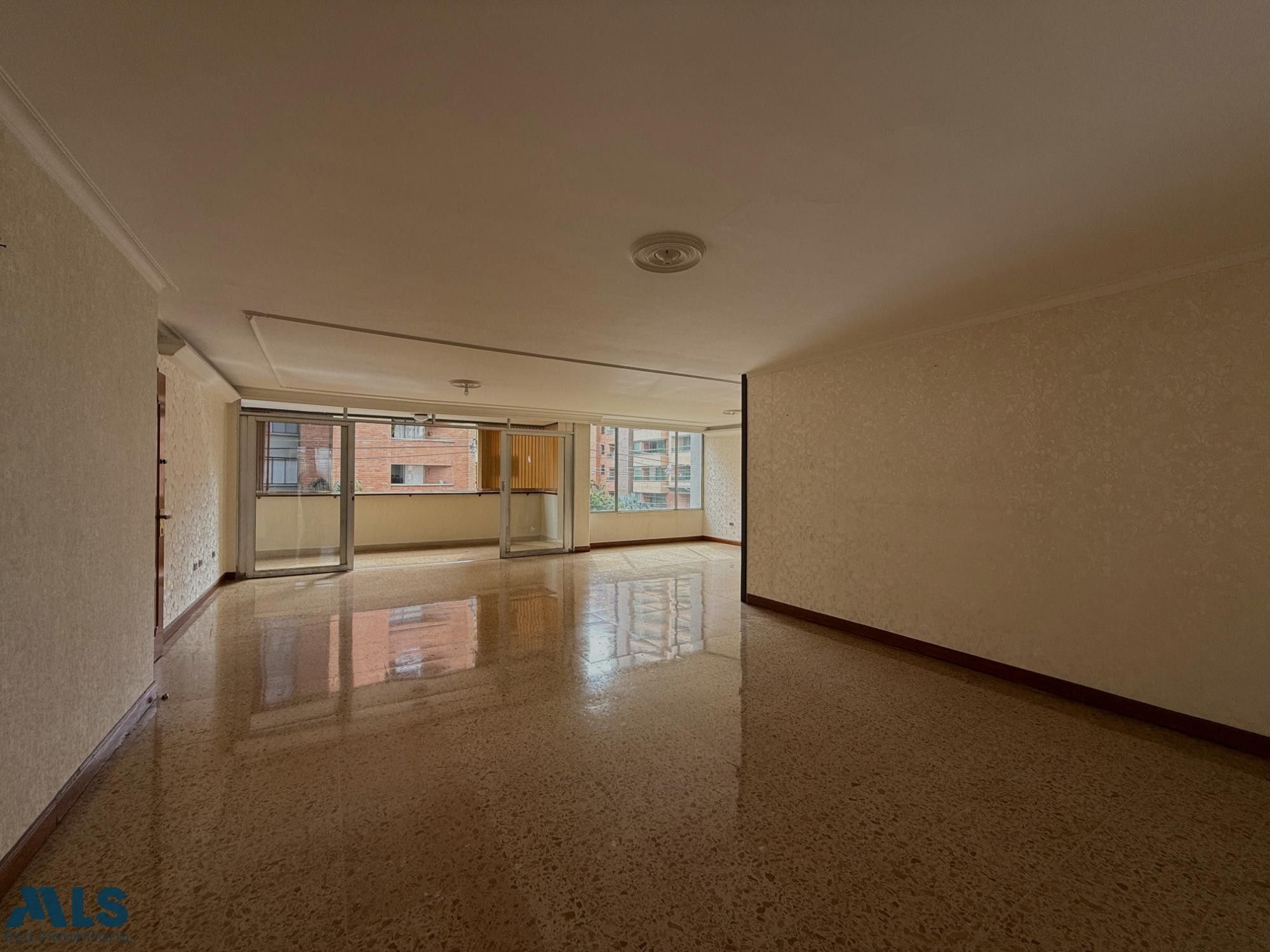 AMPLIOS ESPACIOS PARA REMODELAR medellin - laureles
