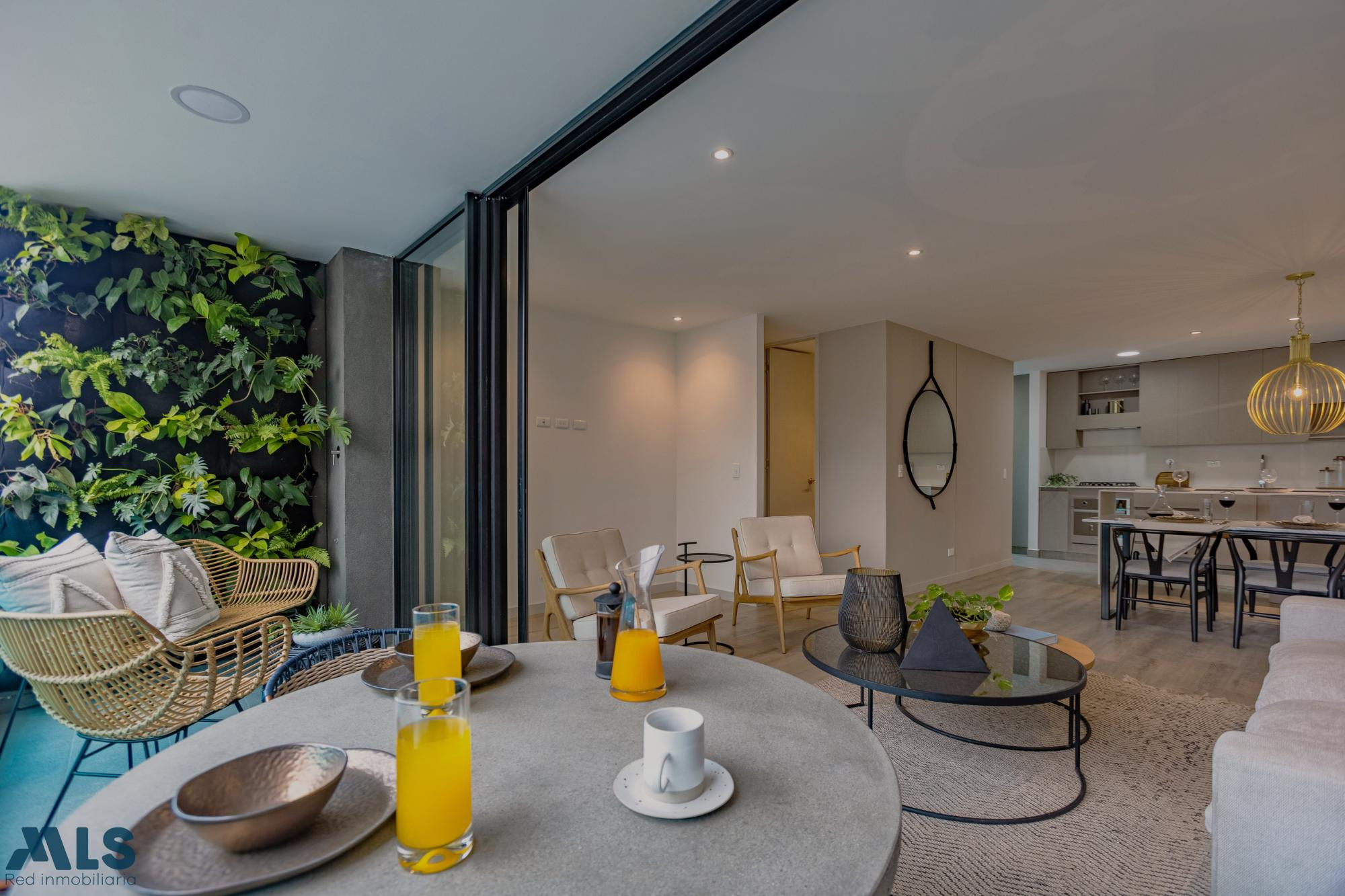 Hermoso apartamento en venta con iluminación natural, ofreciendo un área de 128m² envigado - loma de cumbres