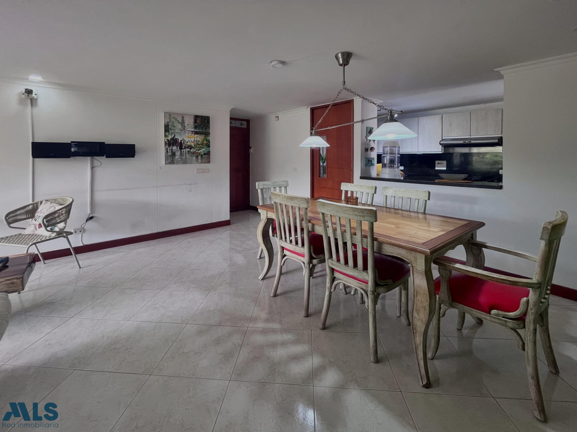 Apartamento en parte plana con espectacular vista! envigado - la abadia