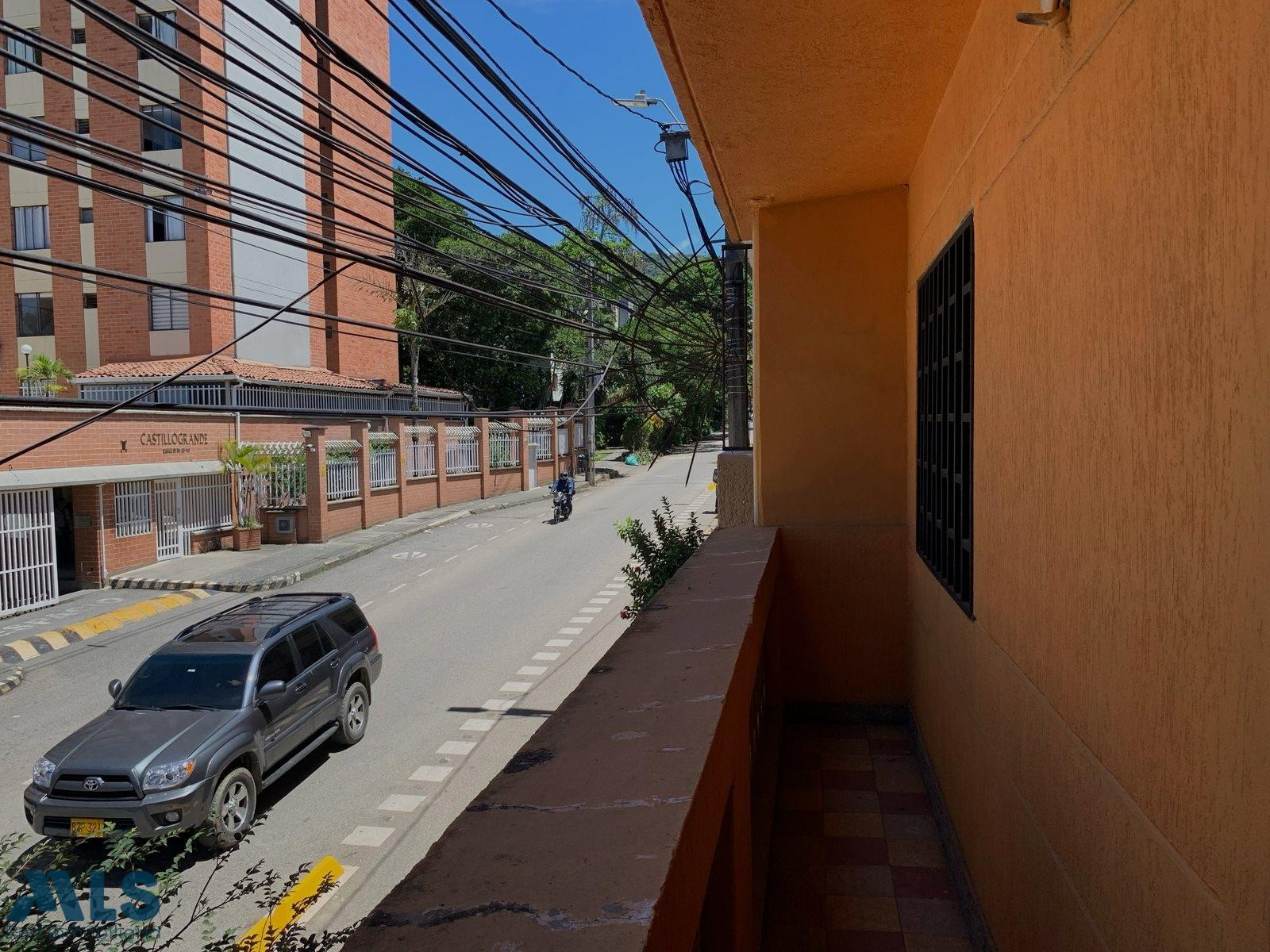 Casa local en Venta excelente ubicación en Los Alpes medellin - los alpes