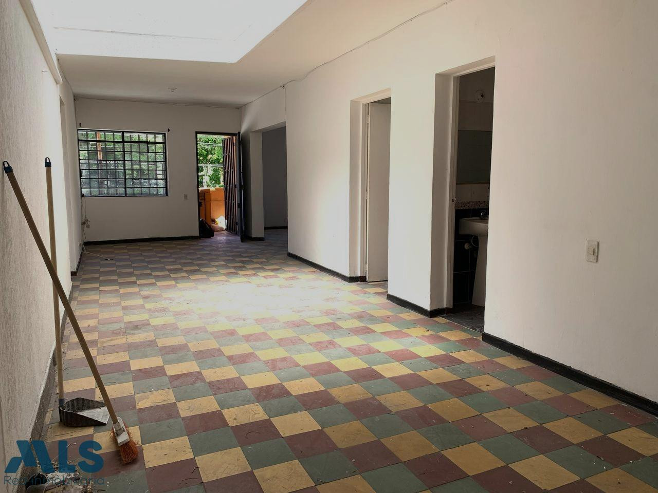 Casa local en Venta excelente ubicación en Los Alpes medellin - los alpes