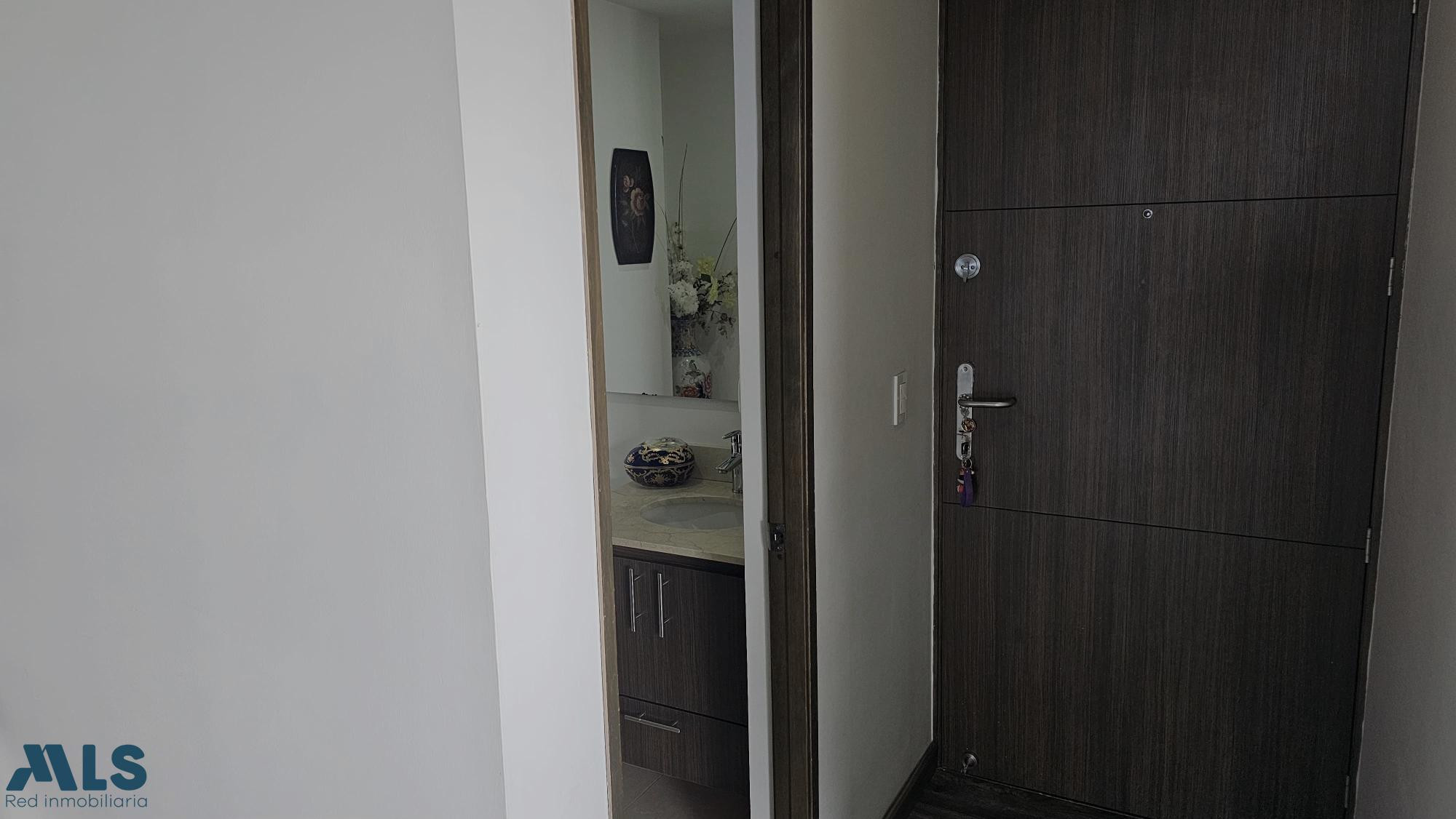 Ven y conoce este apartamento con muy buena ubicación y buena vista medellin - los balsos no 1