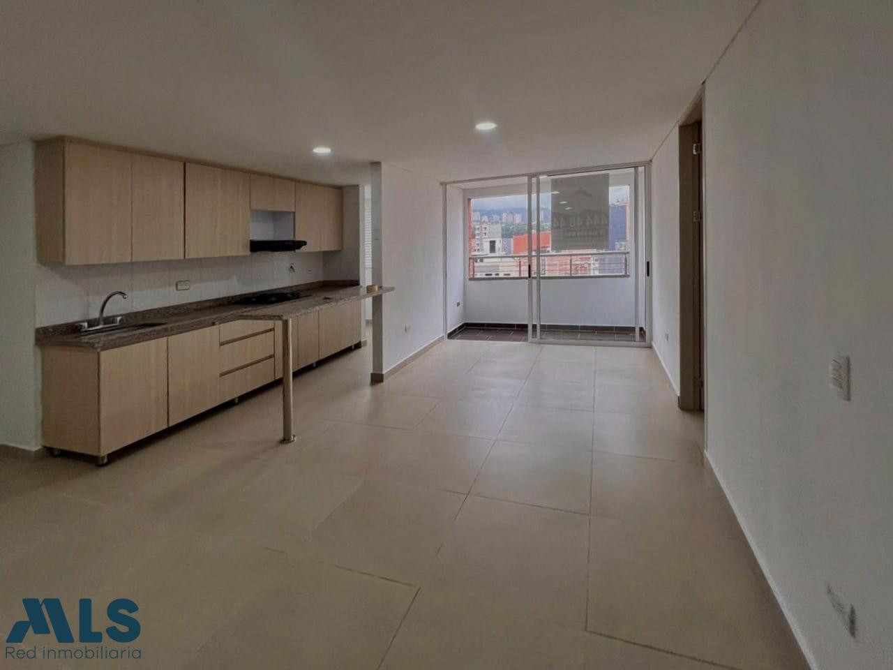Apartamento en zona plana cerca del Parque principal. sabaneta - calle larga