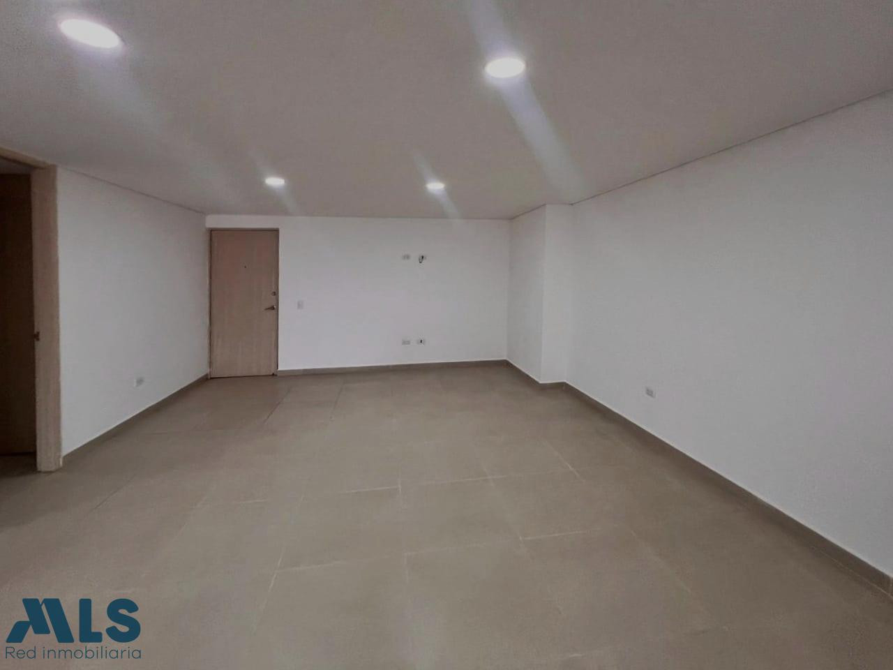 Apartamento en zona plana cerca del Parque principal. sabaneta - calle larga