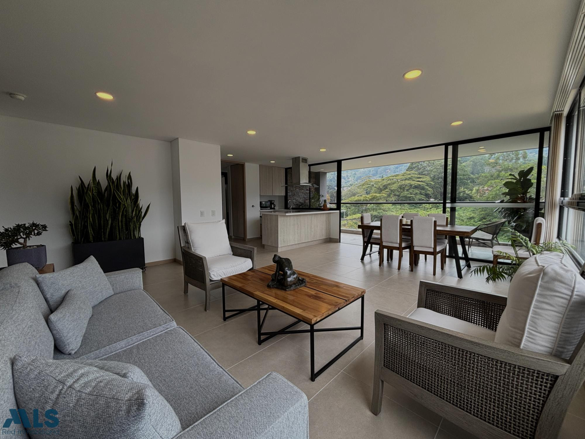 Apartamento con linda vista envigado - loma de las brujas