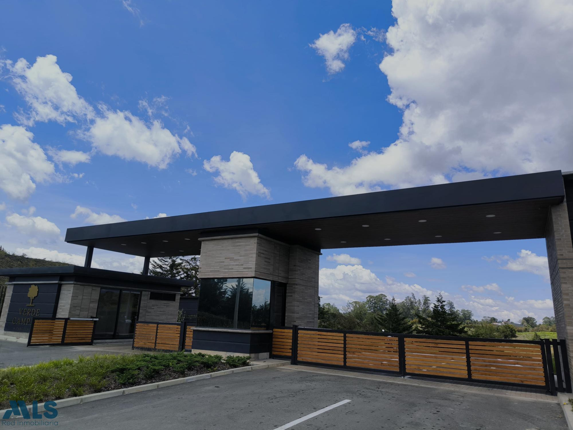 Cesión de espectacular lote en sector en desarrollo rionegro - san antonio de pereira
