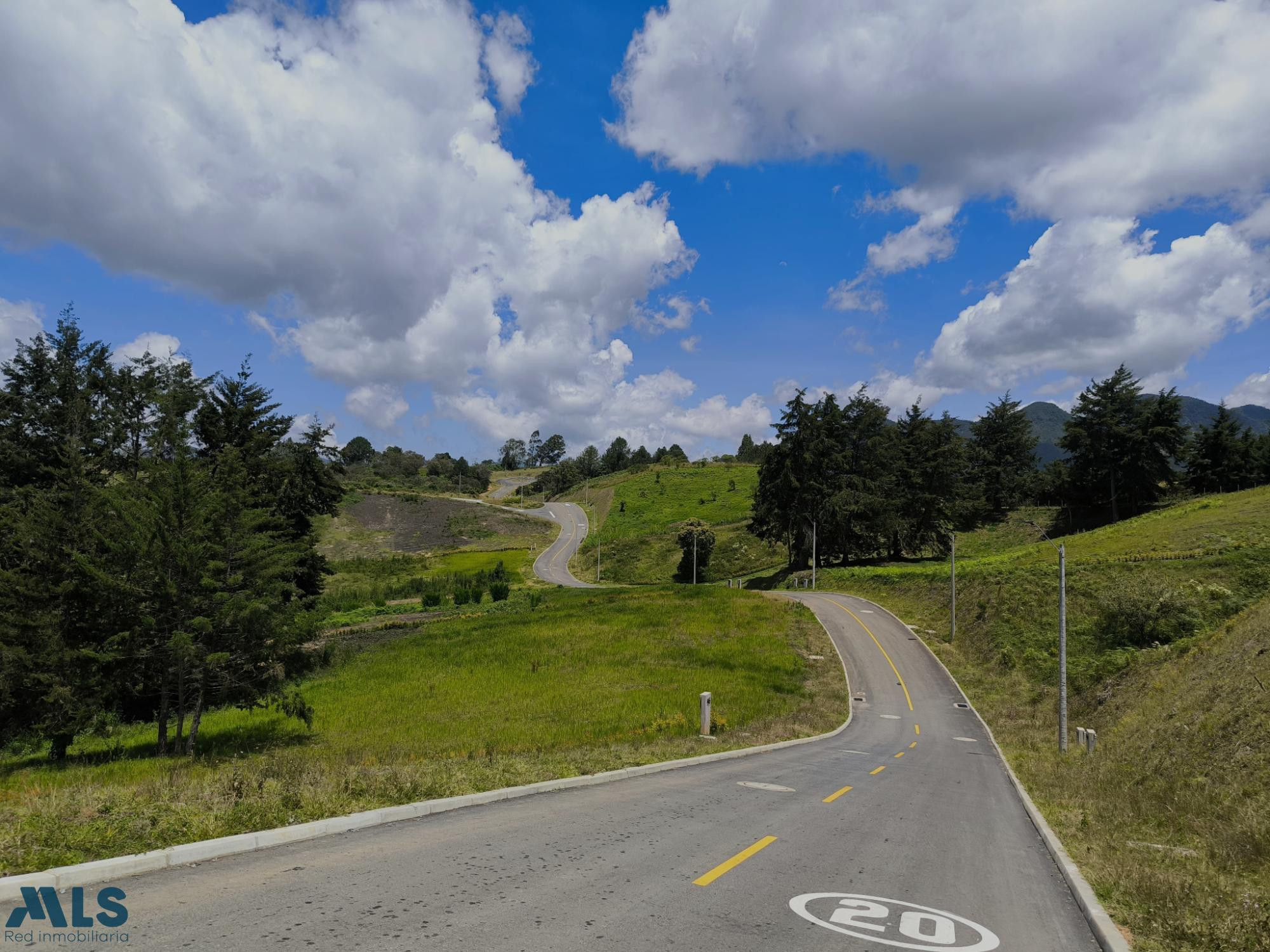 Cesión de espectacular lote en sector en desarrollo rionegro - san antonio de pereira