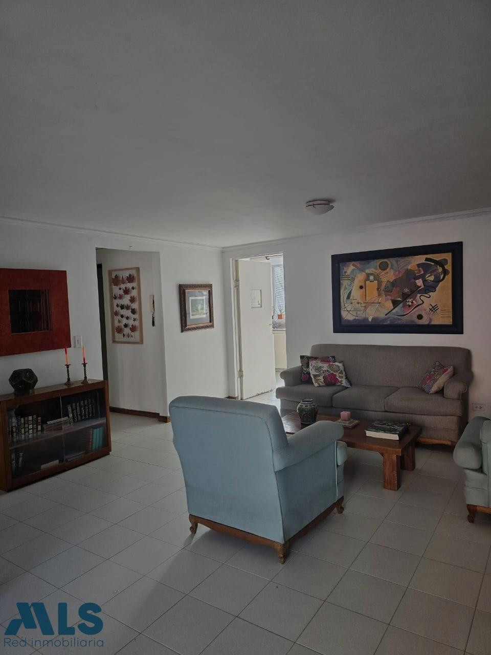 Apartamento con gran potencial para remodelar, ubicado a pasos del parque de Laureles medellin - laureles