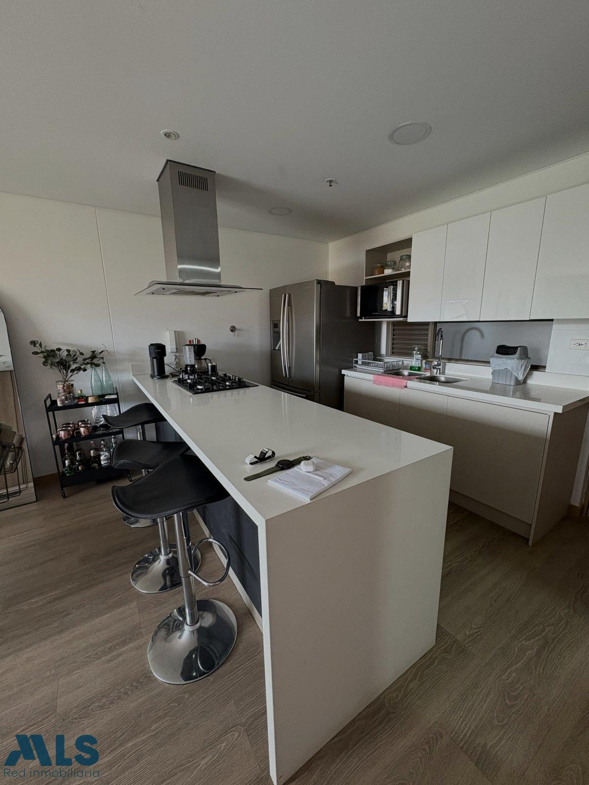 APARTAESTUDIO EXCLUSIVO CERCA AL TESORO medellin - linares