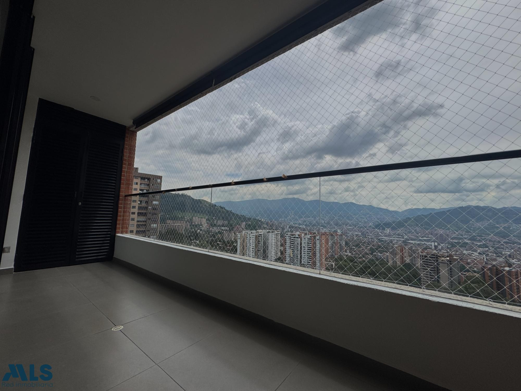 Apartamento moderno, vista panorámica y amenidades de club. envigado - alto del escobero envigado