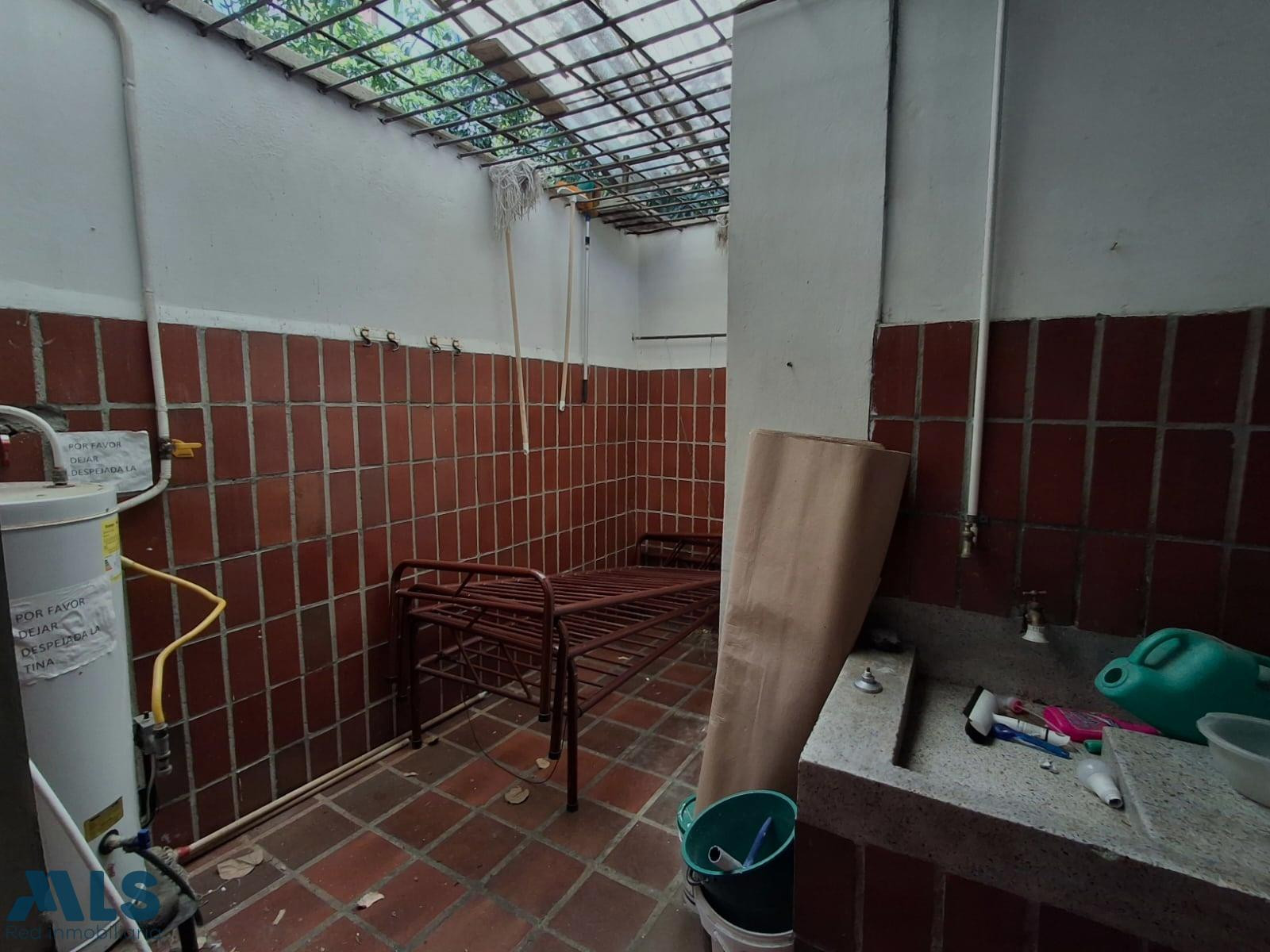 Casa Lote en Pilarica. medellin - la pilarica