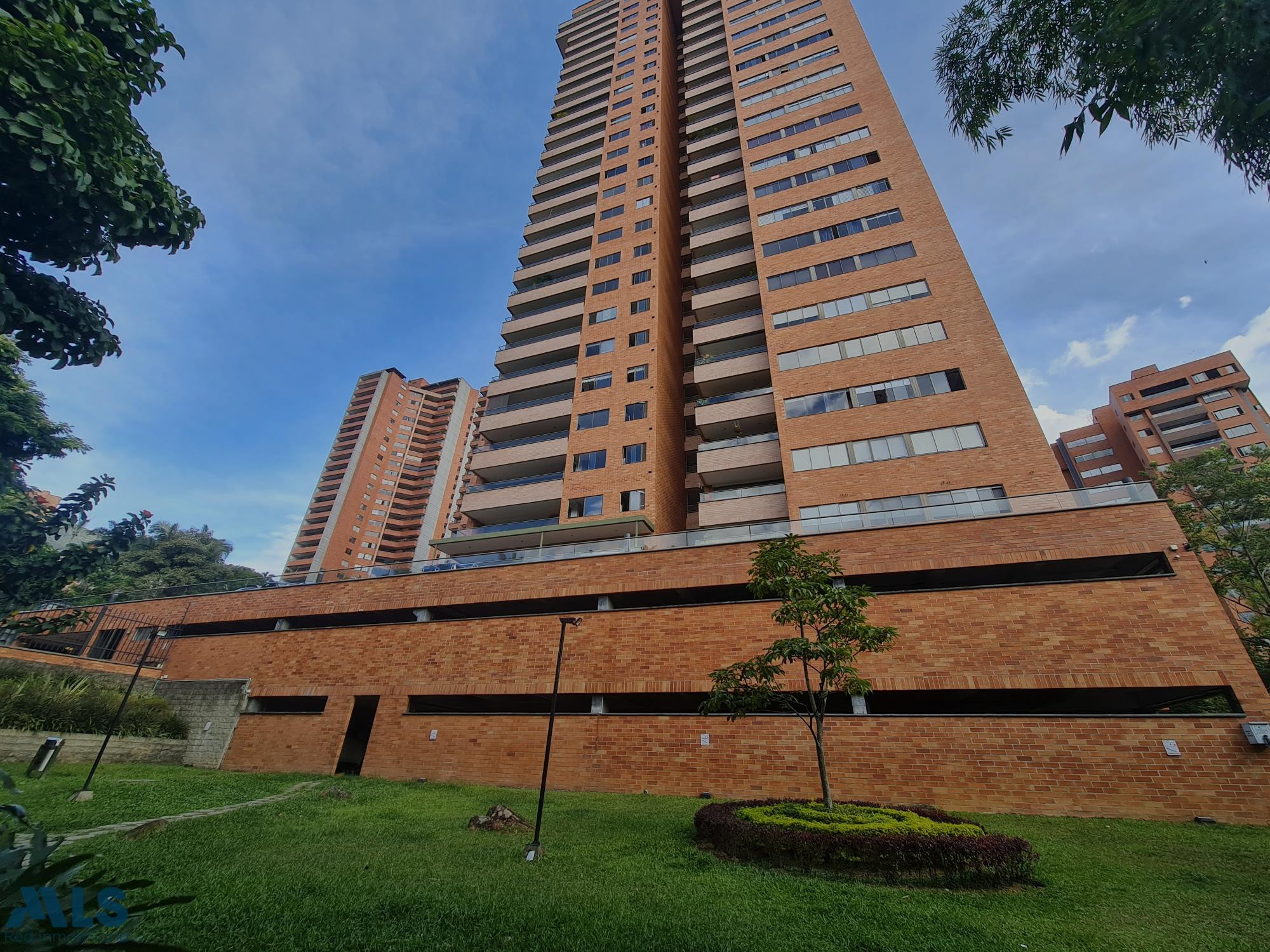 VENTA APARTAMENTO EN EL POBLADO, SECTOR LA TOMATERA medellin - la tomatera